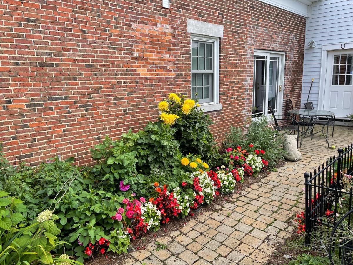 Dodds Brick House Bed & Breakfast North Hero エクステリア 写真